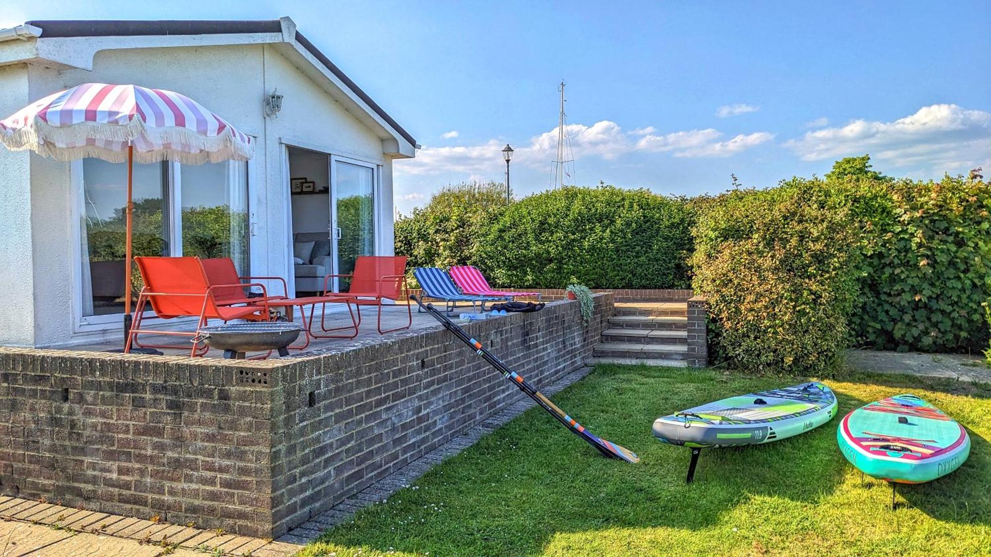 Hot Tub With A View - Christchurch Harbour Дом отдыха Христчёрч