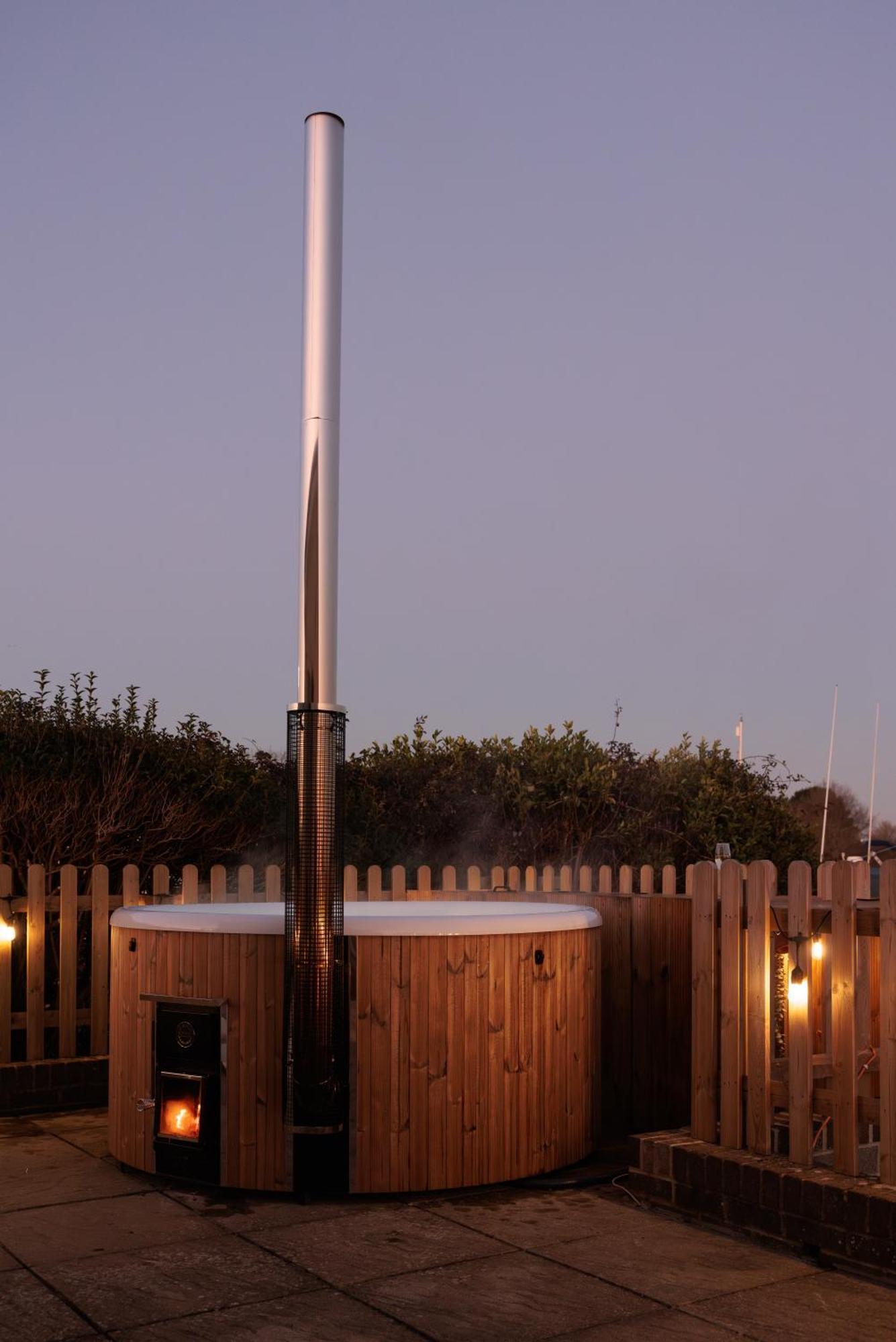 Hot Tub With A View - Christchurch Harbour